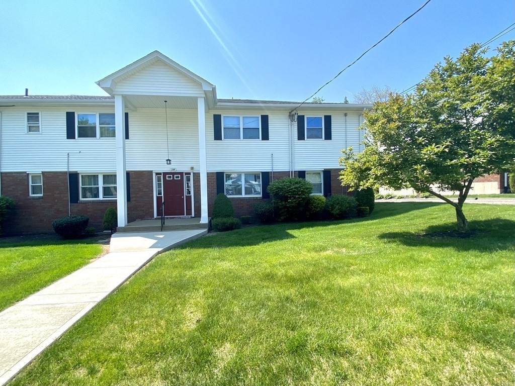 110 Colonial Cir - Photo 1