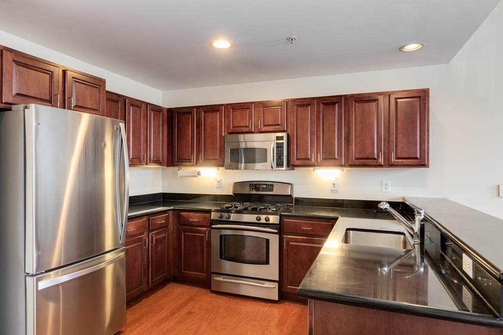 25 Pond St - Photo 1