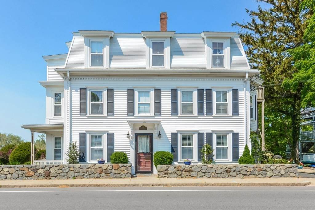 204 Sandwich St - Photo 1