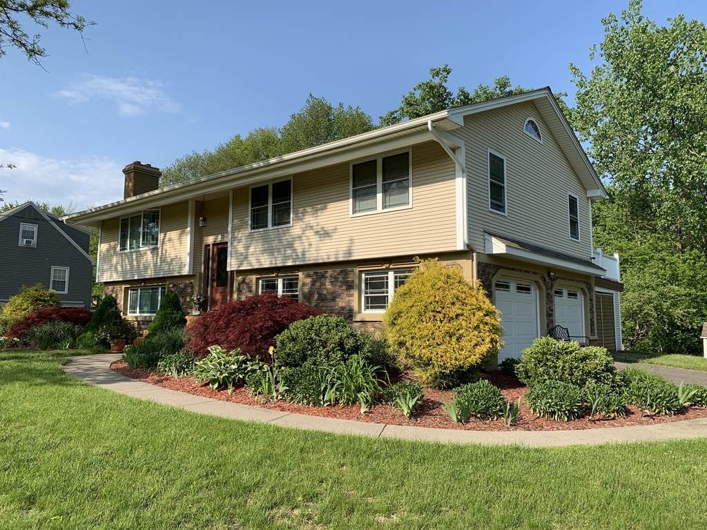 10 Butternut Hollow Road - Photo 1