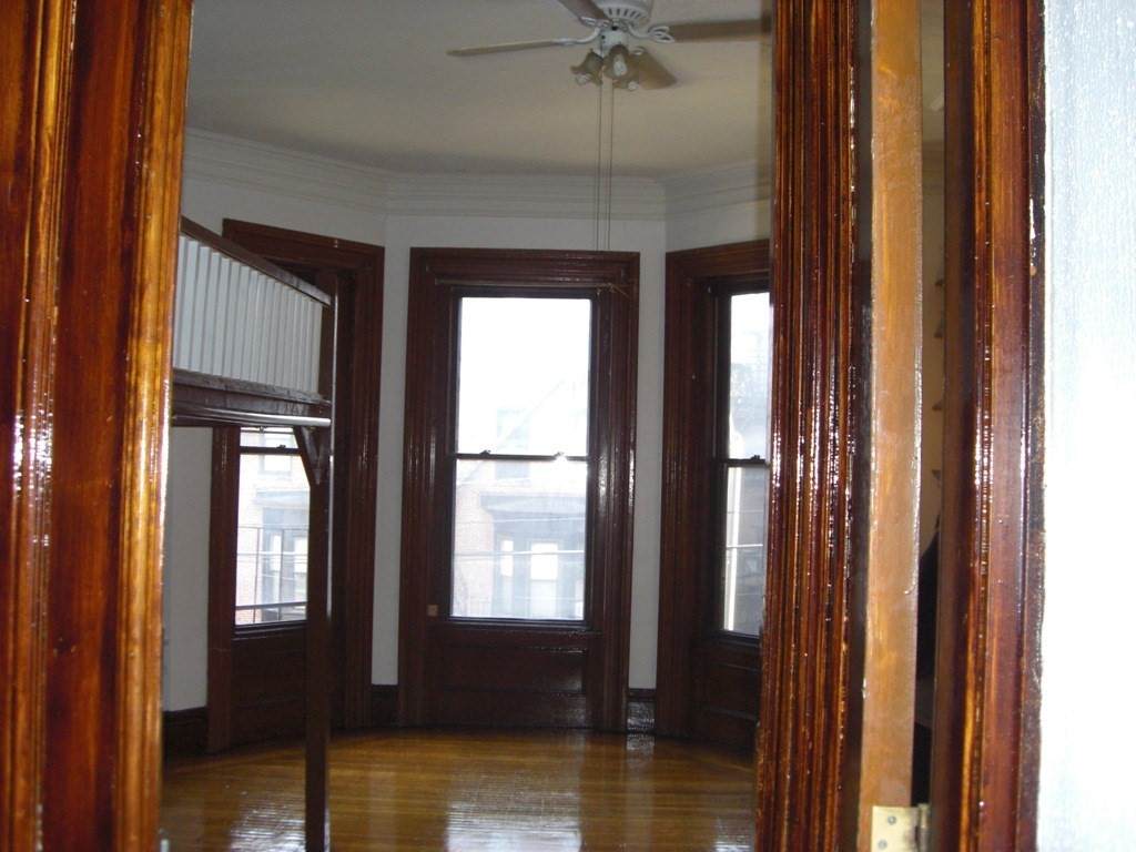 395 Beacon - Photo 1