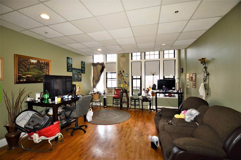 16 Merrimack St - Photo 1