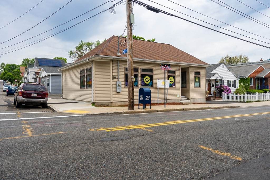 11 Essex St/ 291 Park Ave - Photo 1