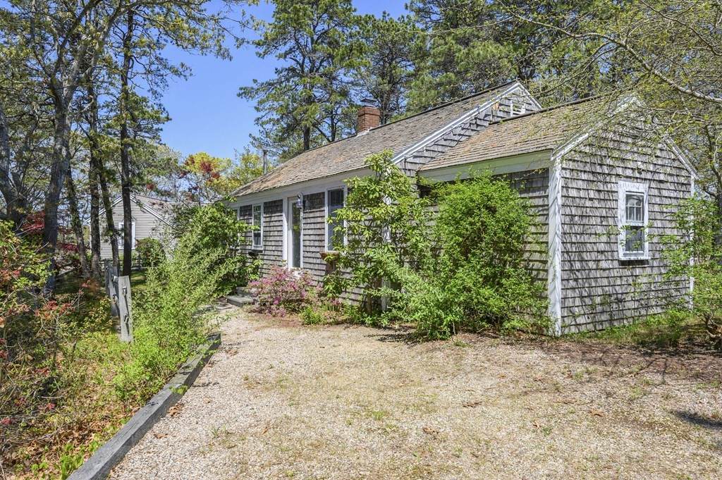 160 Marston Ave - Photo 1