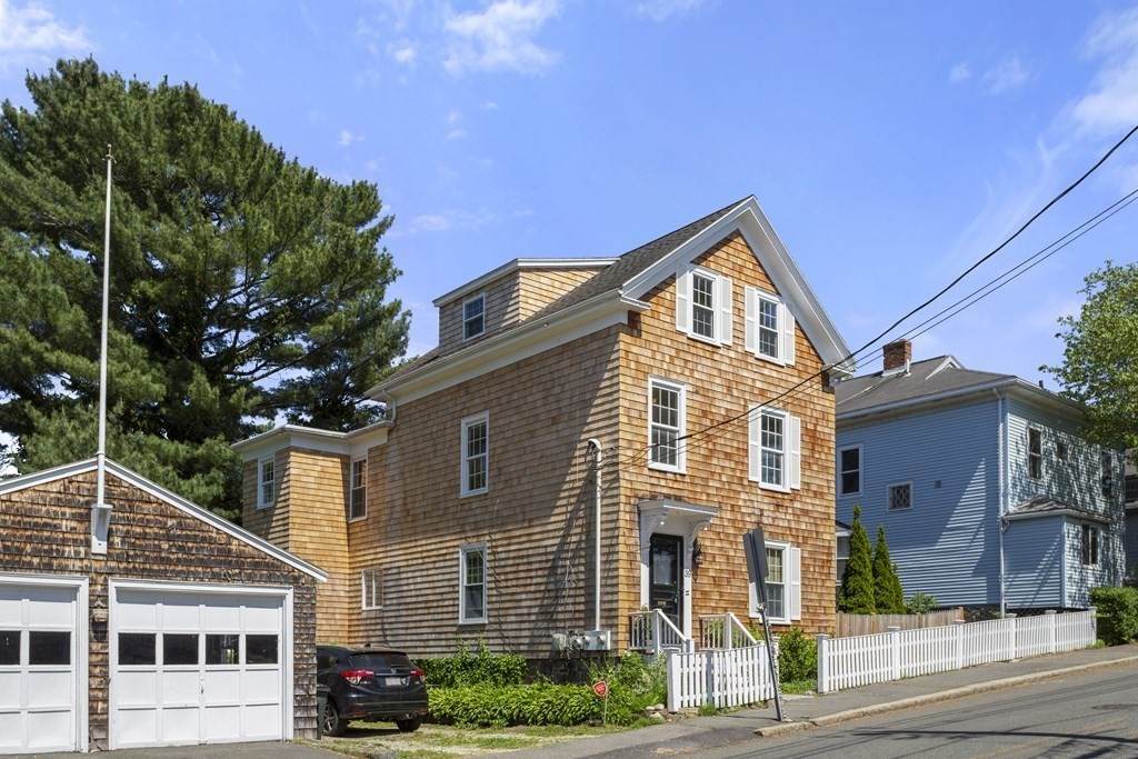 39 Lincoln Avenue - Photo 1