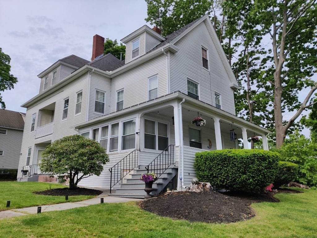 469 Grove St - Photo 1