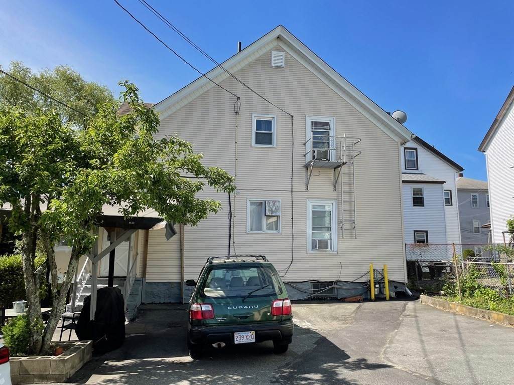 935 Cherry St - Photo 1
