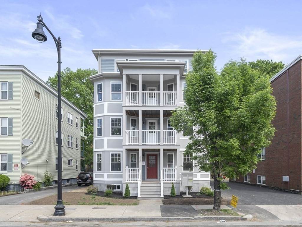 652 Hyde Park Ave - Photo 1