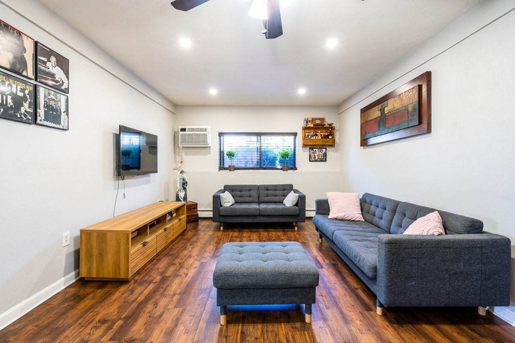 145 Harris St - Photo 1