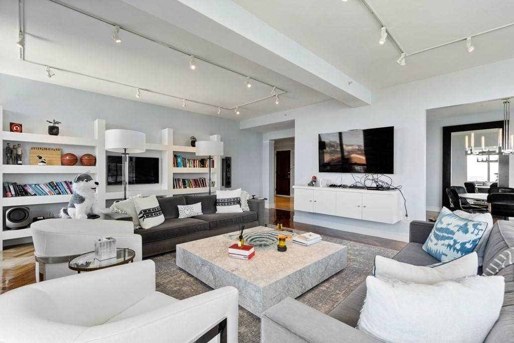 1 Avery St - Photo 1