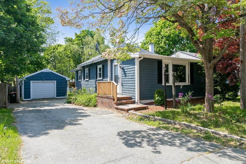 52 Howland St - Photo 1