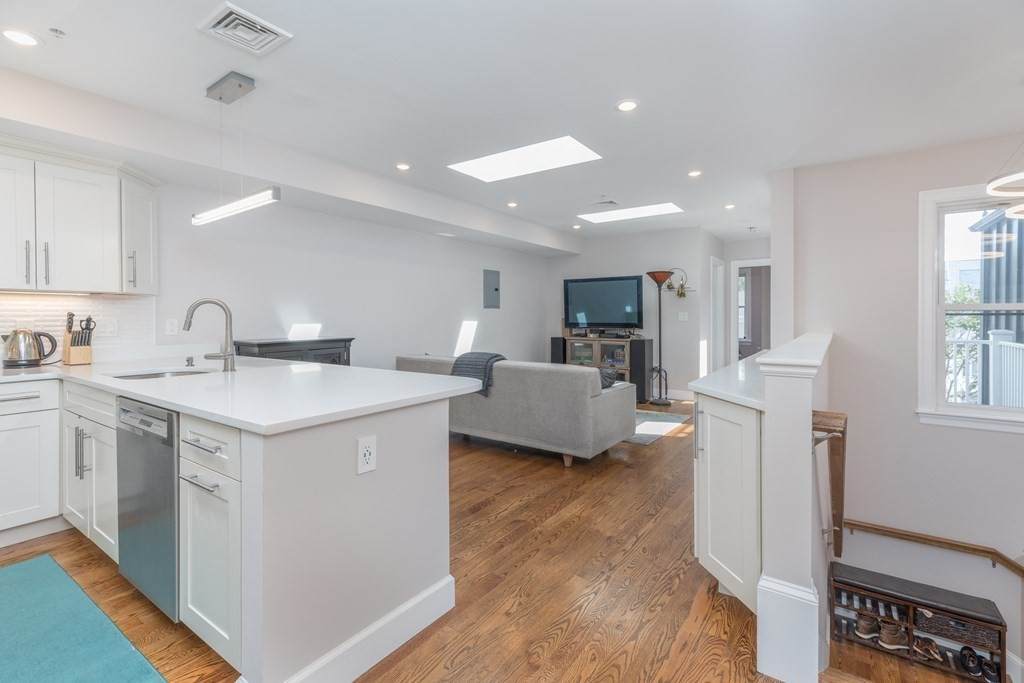 276 Sumner - Photo 1