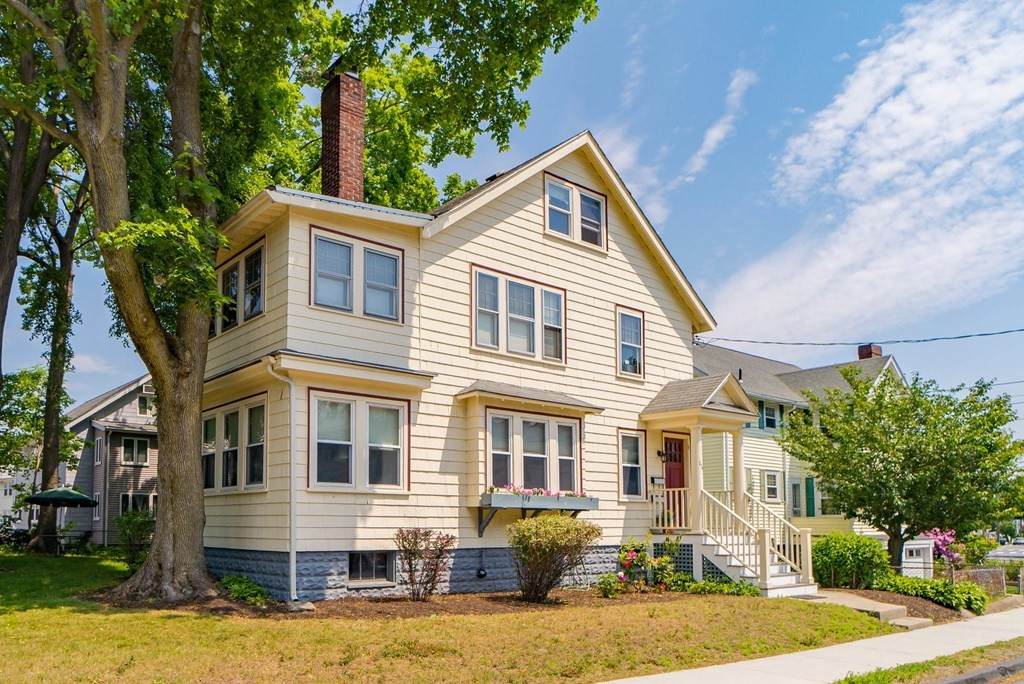 139 Bartlett Ave - Photo 1