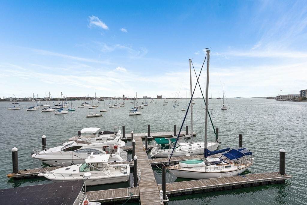 20 Rowes Wharf - Photo 1