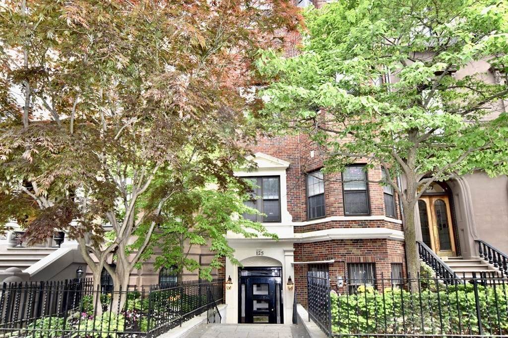 125 Beacon St - Photo 1