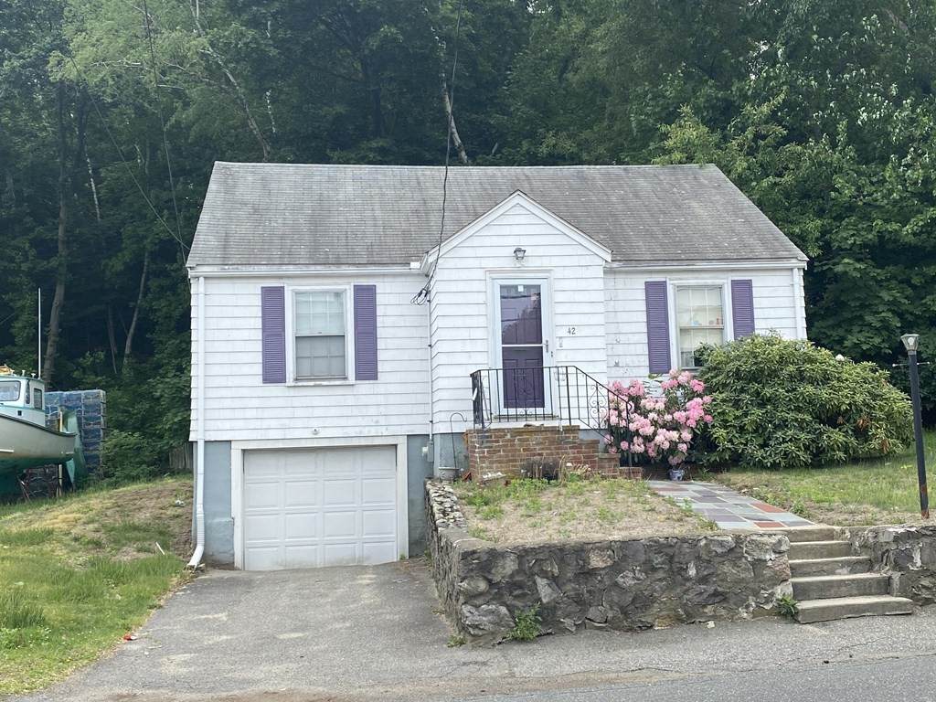 42 School St - Photo 1