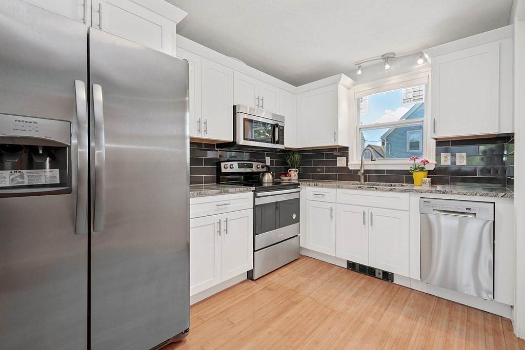 8 Cutler St - Photo 1