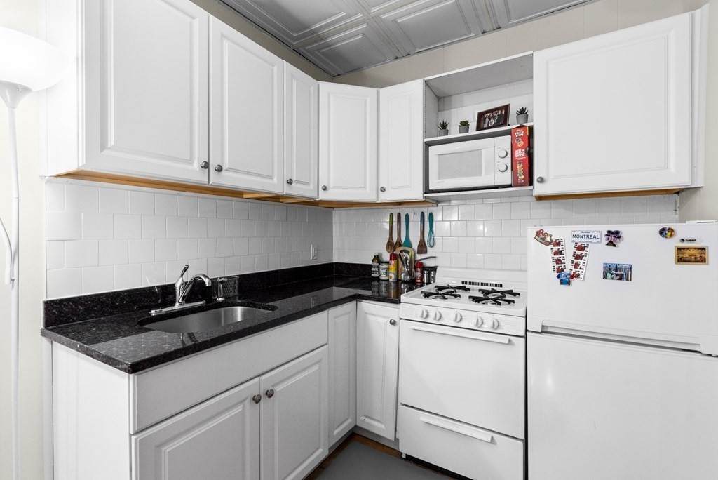 362 Commonwealth Avenue - Photo 1
