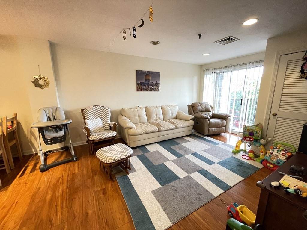 230 Willard St - Photo 1