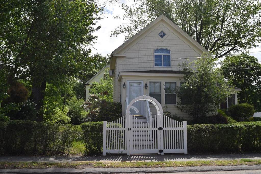 85 Hill St - Photo 1
