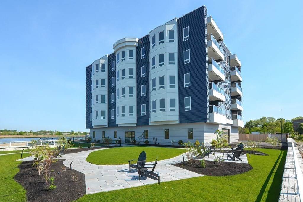 60 Newbury - Photo 1
