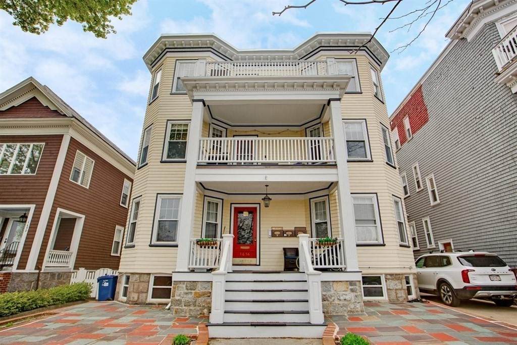 1636 Columbia Rd - Photo 1