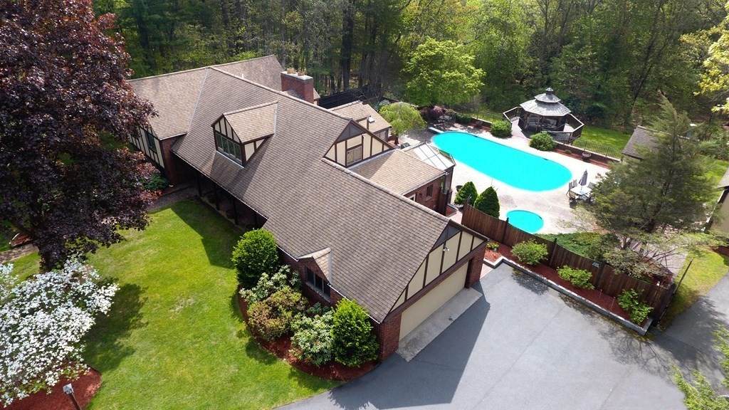 12 Crestwood Rd - Photo 1
