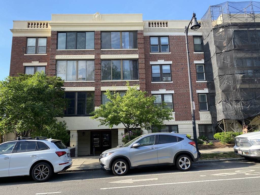 2039 Commonwealth Ave. - Photo 1