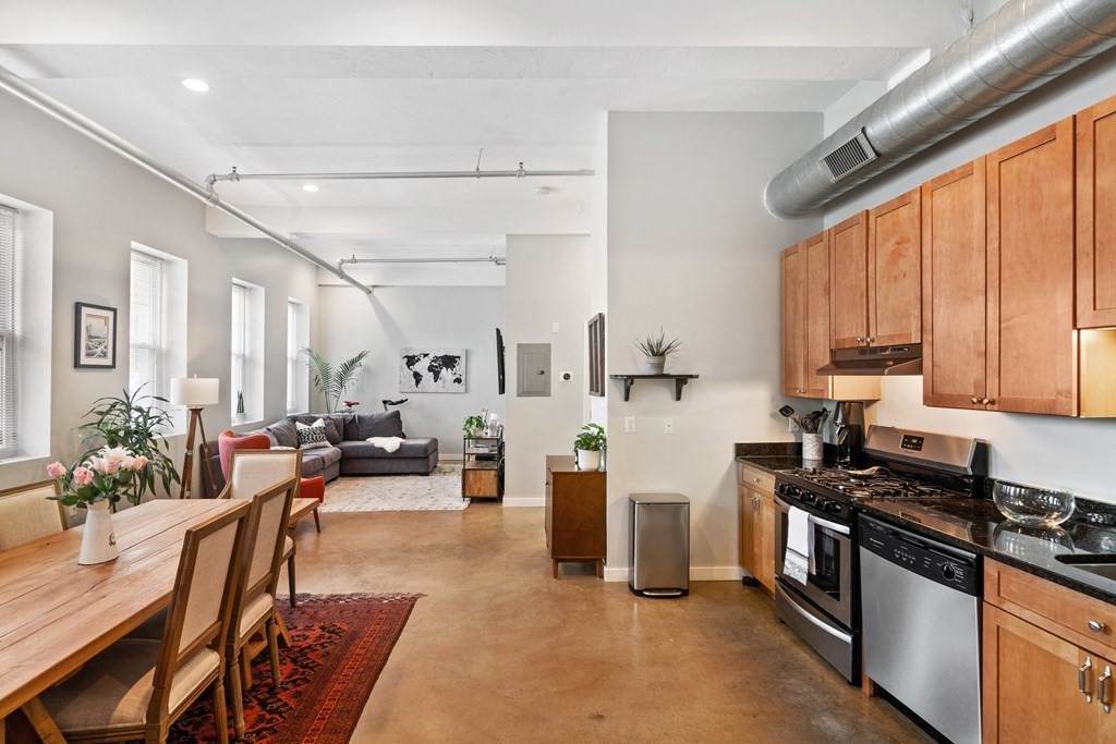 960 Broadway - Photo 1