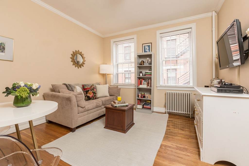 60 Myrtle St - Photo 1