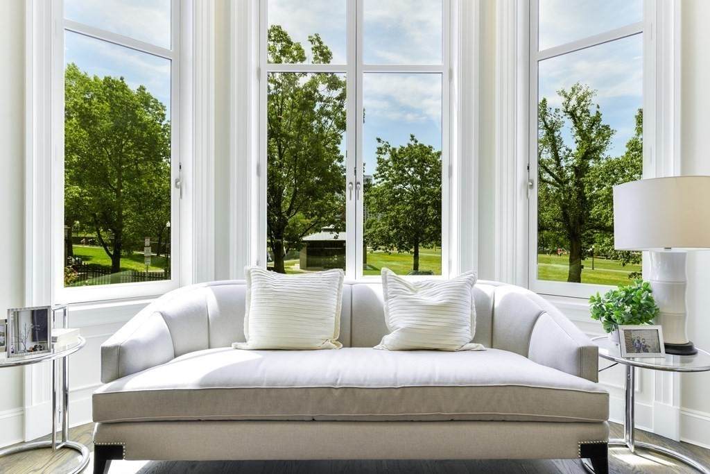 52 Beacon Street - Photo 1