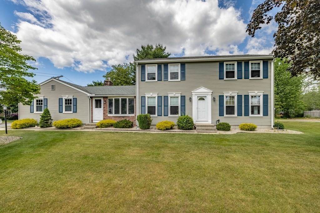 90 Fairway Dr - Photo 1