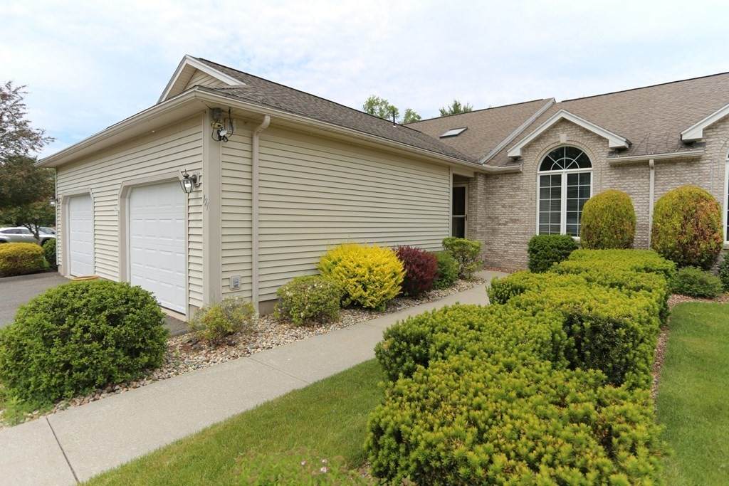 121 Pine Grove Drive - Photo 1