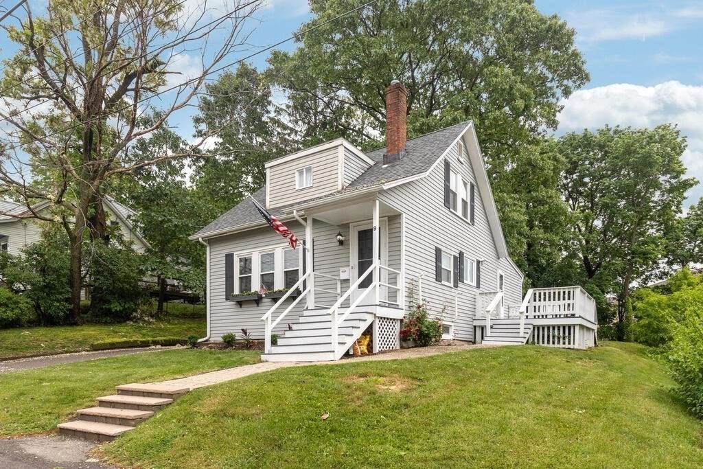 9 Lincoln St - Photo 1