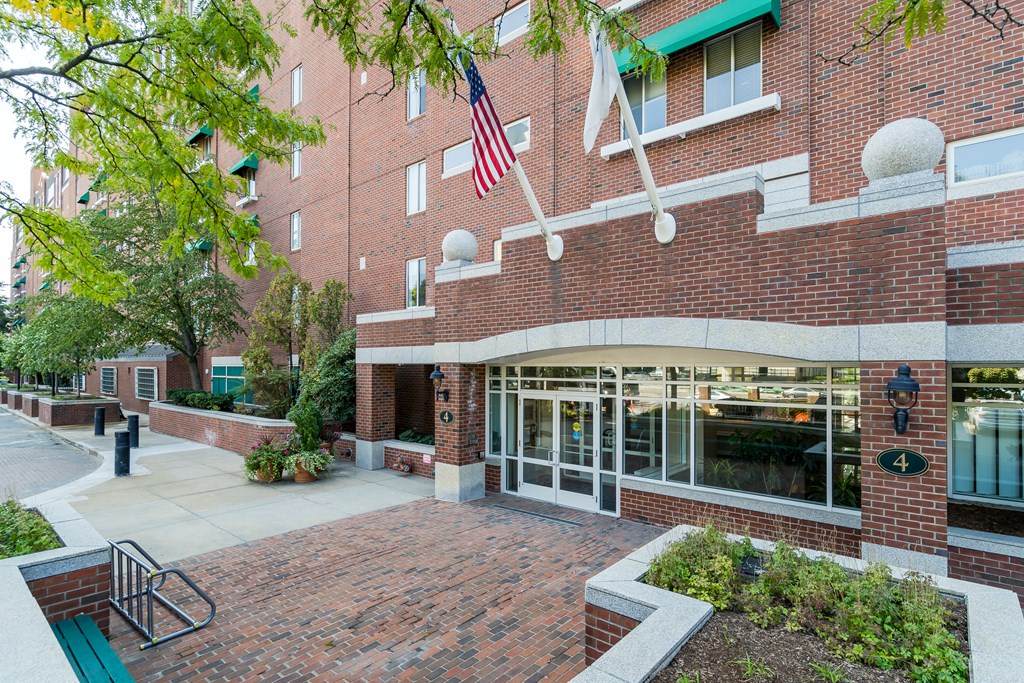 4 Canal Park - Photo 1