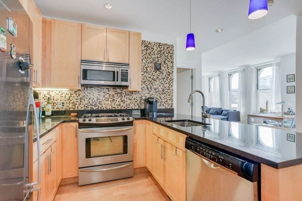 70 Lincoln St - Photo 1