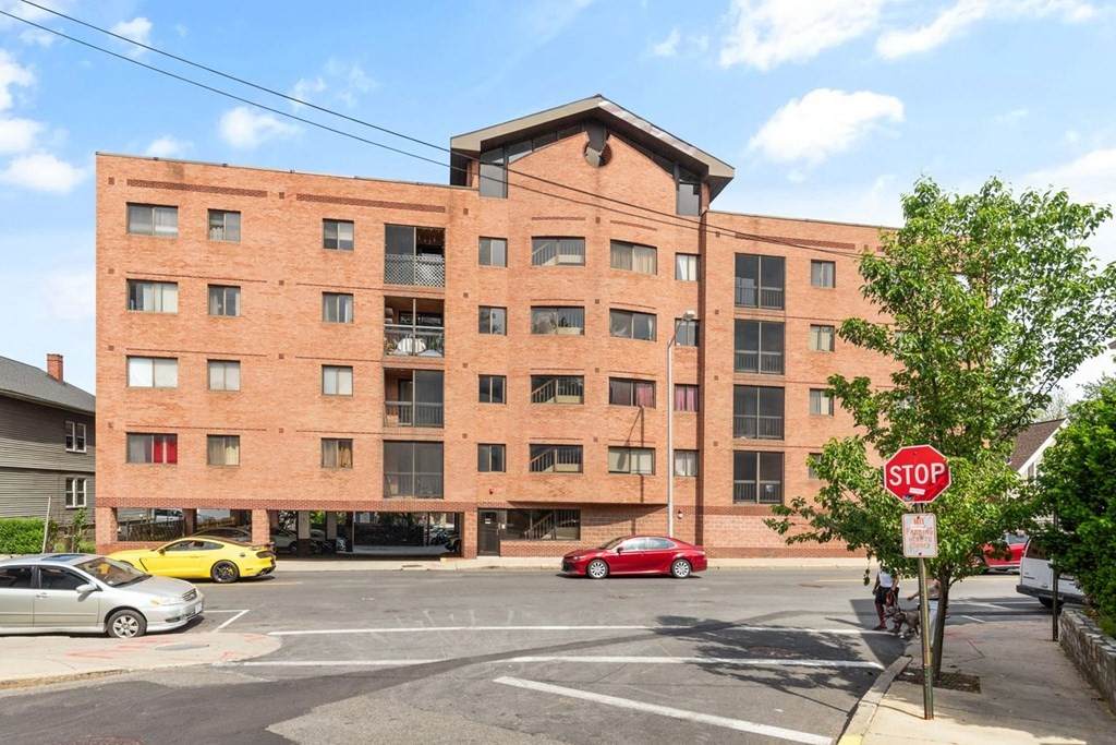 205 Ferry St - Photo 1