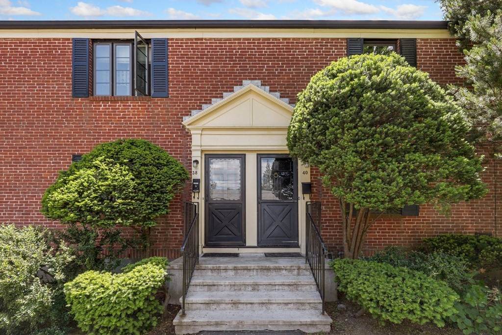40 Grant Ave - Photo 1