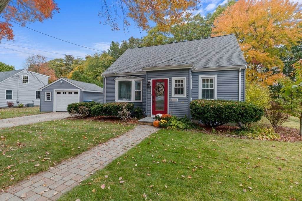 19 Manor Ave - Photo 1