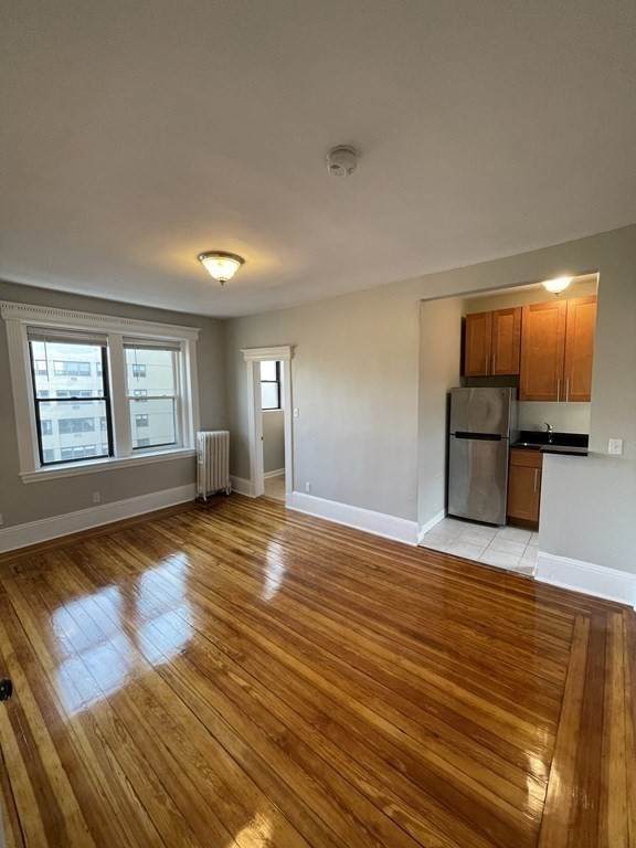 63 Burbank St - Photo 1