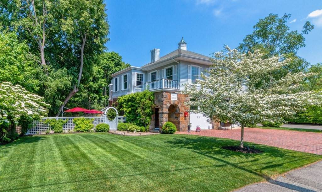 2 Phillips Avenue - Photo 1