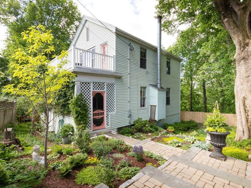 106 Metropolitan Ave - Photo 1
