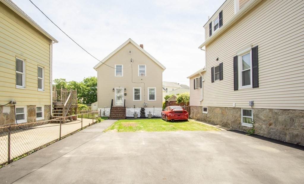 12 Sears St - Photo 1