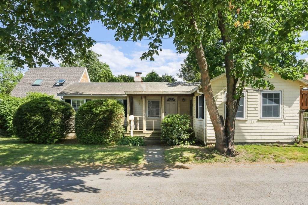 48 James Lane - Photo 1