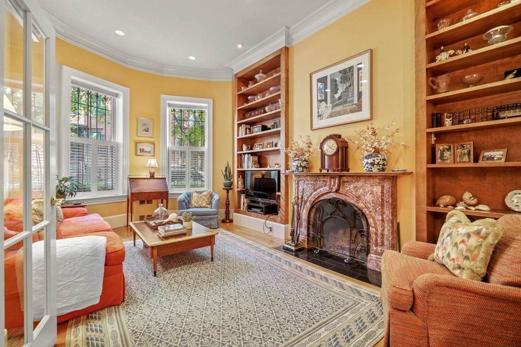 82 Montgomery Street - Photo 1