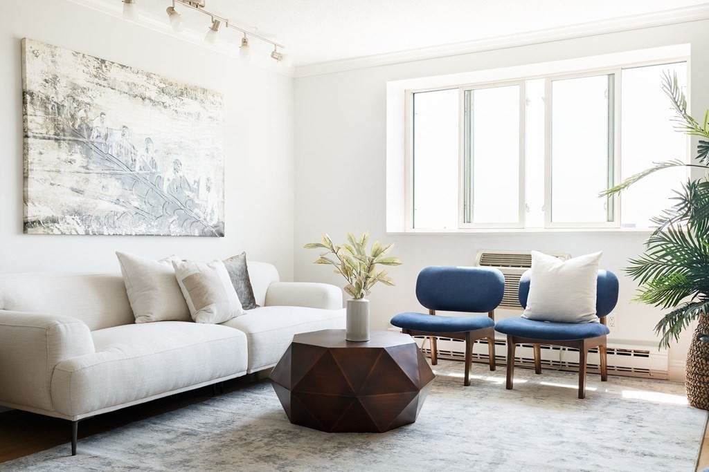 94 Beacon Street - Photo 1
