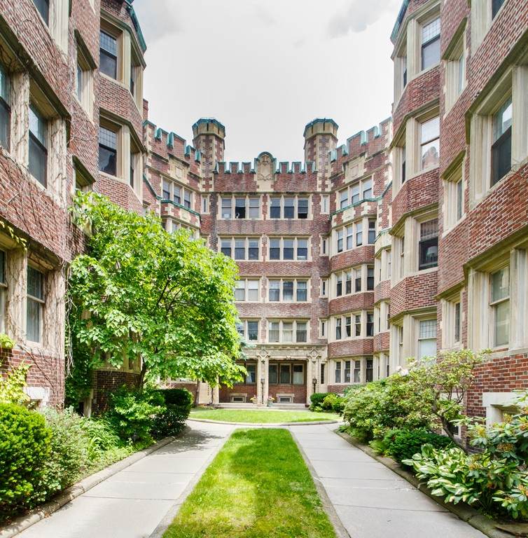 10 Dana St - Photo 1