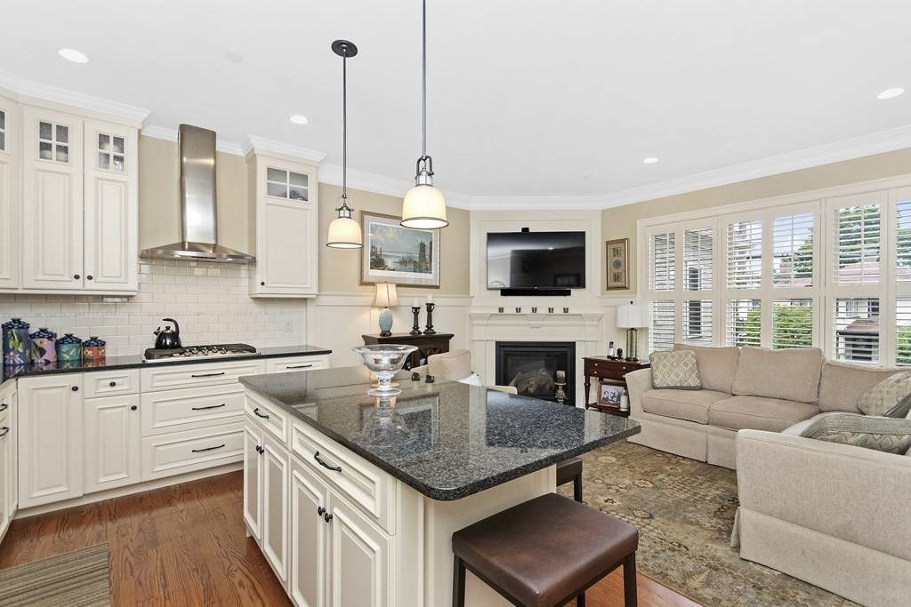 403 Hunnewell Street - Photo 1