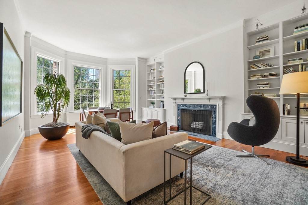 233 Commonwealth Avenue - Photo 1