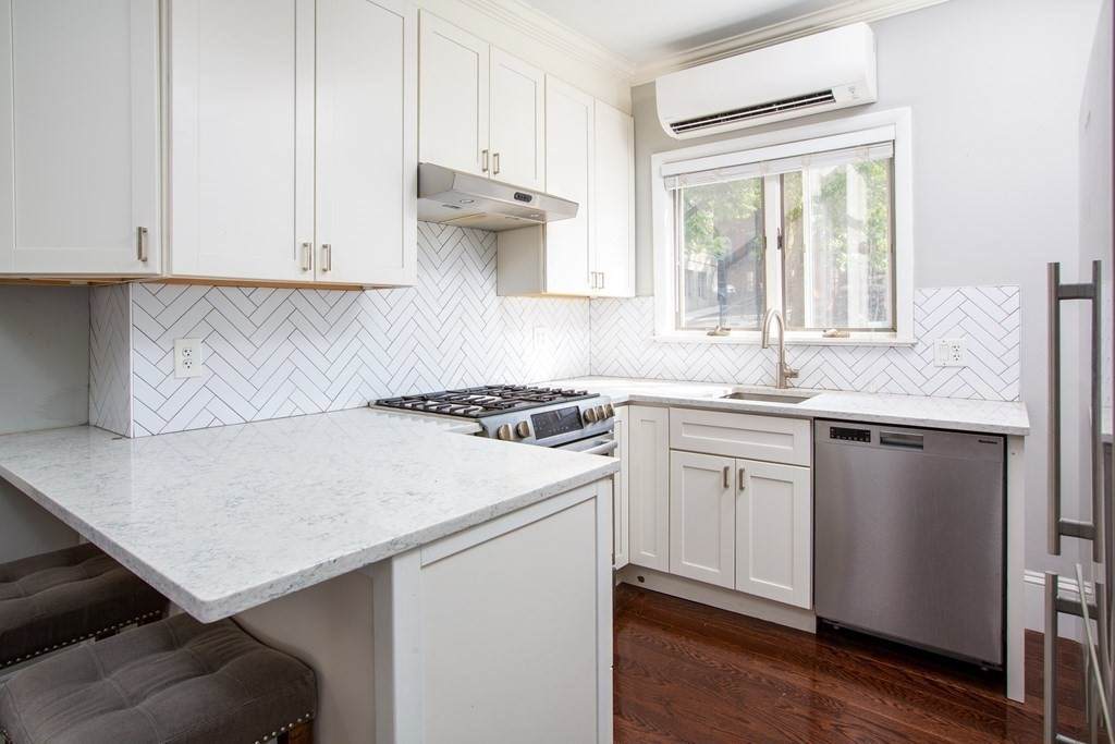 6-8 Bartlett St - Photo 1